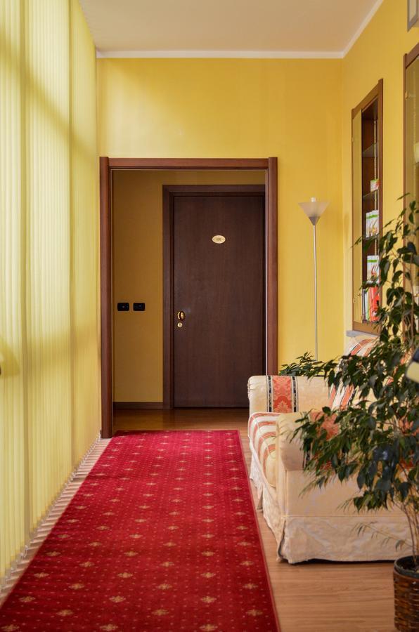 Hotel Oberje De La Viere Oulx Exterior foto
